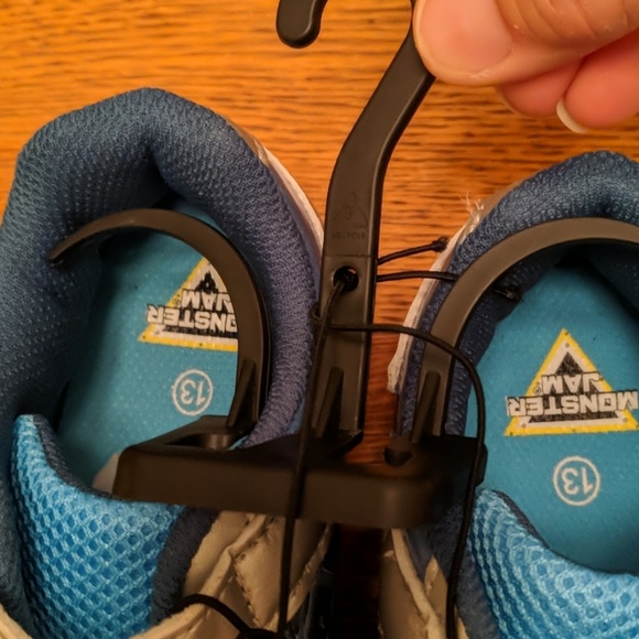 NWT MONSTER JAM LIGHT UP MEGALODON SNEAKERS - Picture 6 of 8